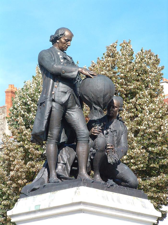 Statue_des_frères_Montgolfier-Annonay