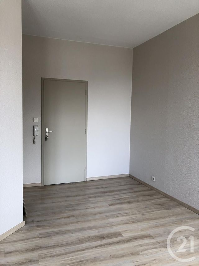 Appartement T2 à louer - 2 pièces - 40.0 m2 - SARRAS - 07 - RHONE-ALPES - Century 21 Abita Immobilier Appartement T2 à louer - 2 pièces - 40.0 m2 - SARRAS - 07 - RHONE-ALPES - Century 21 Abita Immobilier