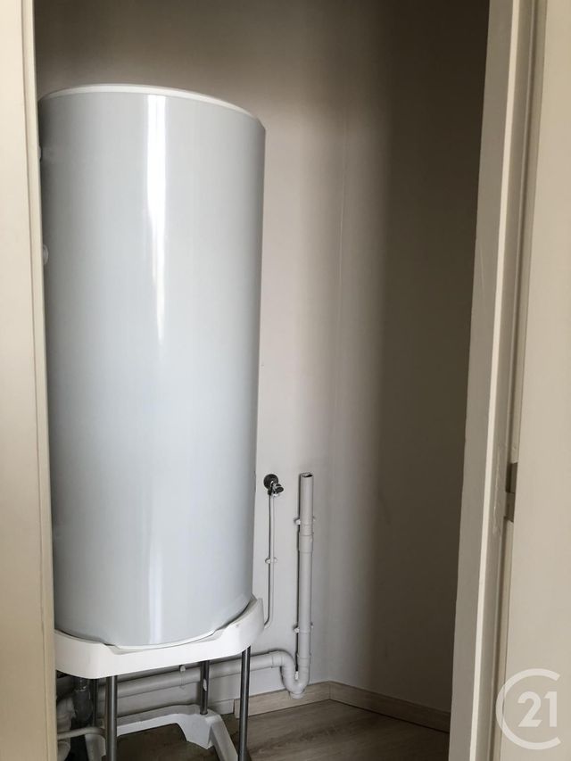 Appartement T2 à louer - 2 pièces - 40.0 m2 - SARRAS - 07 - RHONE-ALPES - Century 21 Abita Immobilier Appartement T2 à louer - 2 pièces - 40.0 m2 - SARRAS - 07 - RHONE-ALPES - Century 21 Abita Immobilier