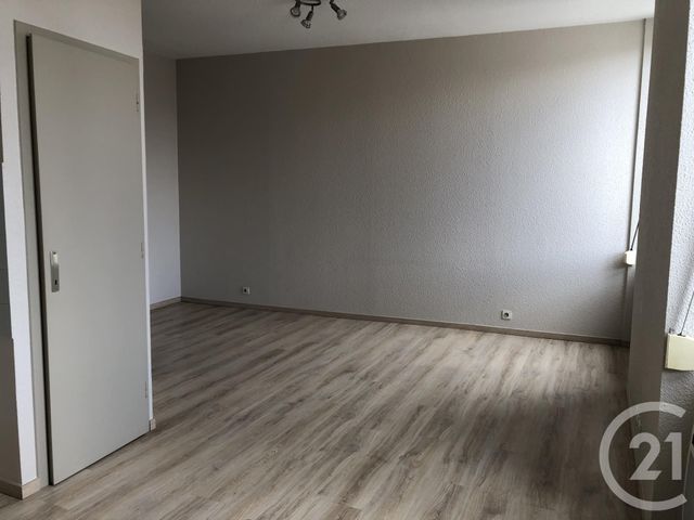 Appartement T2 à louer - 2 pièces - 40.0 m2 - SARRAS - 07 - RHONE-ALPES - Century 21 Abita Immobilier Appartement T2 à louer - 2 pièces - 40.0 m2 - SARRAS - 07 - RHONE-ALPES - Century 21 Abita Immobilier