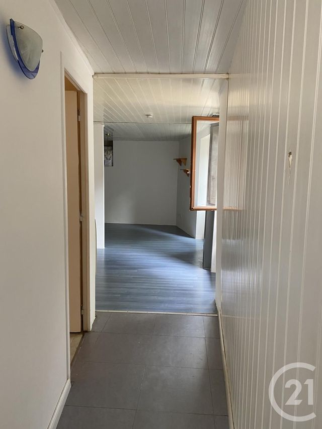 Afficher la photo en grand Studio à louer - 1 pièce - 37.0 m2 - ANNONAY - 07 - RHONE-ALPES - Century 21 Abita Immobilier
