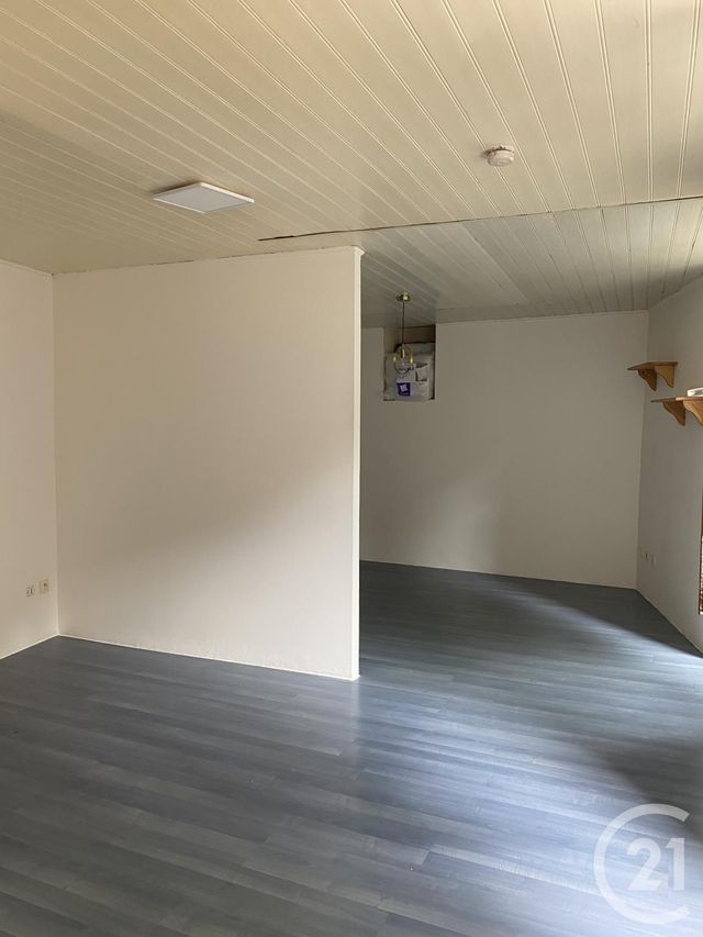 Afficher la photo en grand Studio à louer - 1 pièce - 37.0 m2 - ANNONAY - 07 - RHONE-ALPES - Century 21 Abita Immobilier