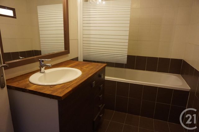 Afficher la photo en grand Appartement F3 à vendre - 3 pièces - 110.0 m2 - ANNONAY - 07 - RHONE-ALPES - Century 21 Abita Immobilier