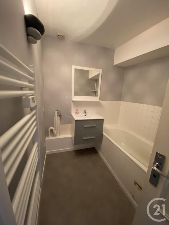 Afficher la photo en grand Appartement F3 à vendre - 3 pièces - 60.0 m2 - ANNONAY - 07 - RHONE-ALPES - Century 21 Abita Immobilier