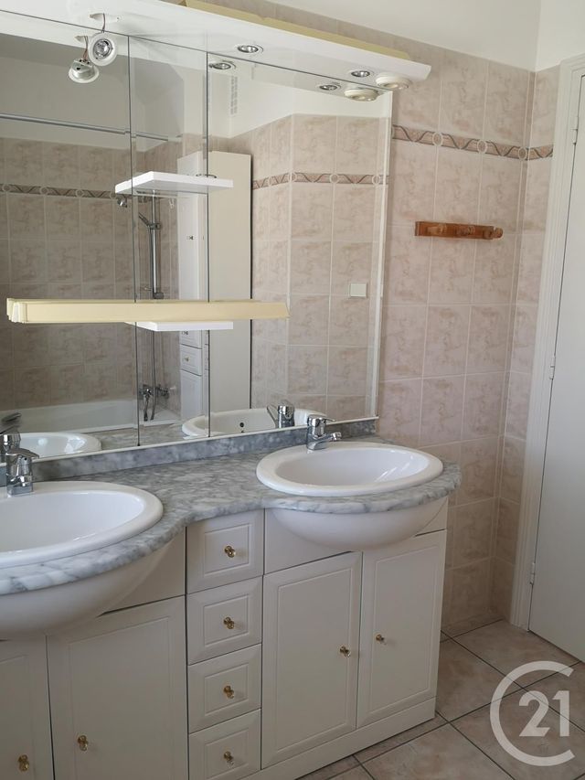 Afficher la photo en grand Appartement T3 à louer - 3 pièces - 76.0 m2 - ANNONAY - 07 - RHONE-ALPES - Century 21 Abita Immobilier