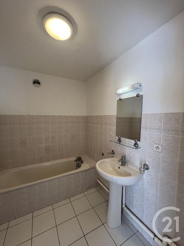 Afficher la photo en grand Appartement F2 à vendre - 2 pièces - 45.38 m2 - DAVEZIEUX - 07 - RHONE-ALPES - Century 21 Abita Immobilier