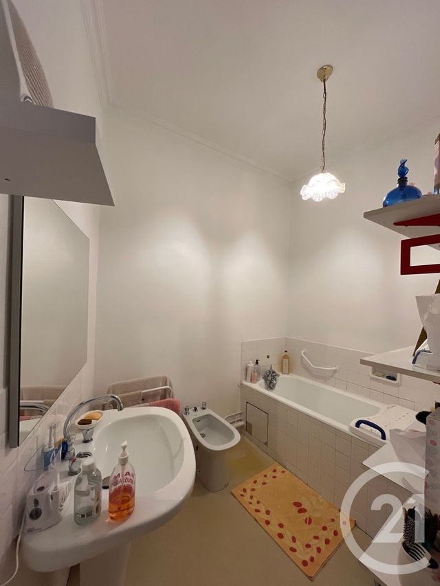 Afficher la photo en grand Appartement F3 bis à vendre - 7 pièces - 175.54 m2 - ANNONAY - 07 - RHONE-ALPES - Century 21 Abita Immobilier