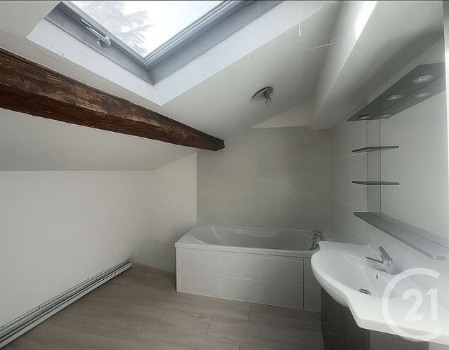 Afficher la photo en grand immeuble à vendre - 200.0 m2 - ANNONAY - 07 - RHONE-ALPES - Century 21 Abita Immobilier