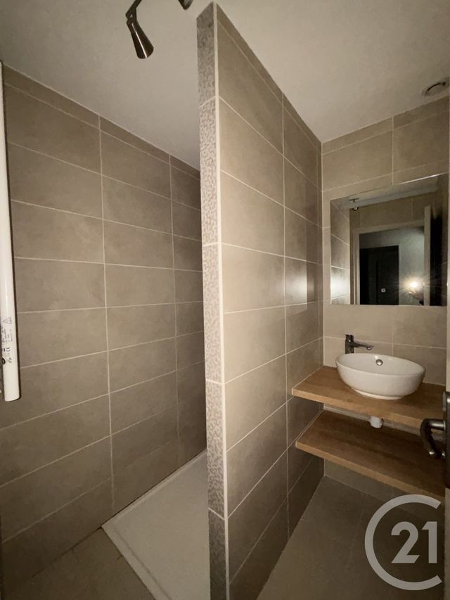 Appartement T2 à louer - 3 pièces - 54.5 m2 - SATILLIEU - 07 - RHONE-ALPES - Century 21 Abita Immobilier