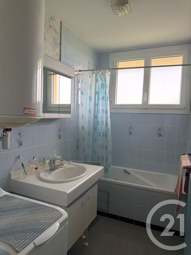 Appartement T4 à vendre - 5 pièces - 76.1 m2 - ANNONAY - 07 - RHONE-ALPES - Century 21 Abita Immobilier