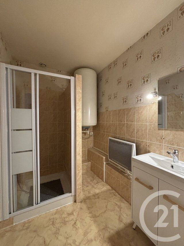 Appartement T3 à louer - 3 pièces - 87.7 m2 - ST JULIEN MOLIN MOLETTE - 42 - RHONE-ALPES - Century 21 Abita Immobilier