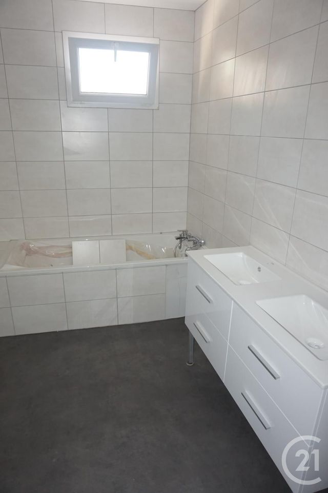 Appartement T4 à louer - 4 pièces - 77.0 m2 - ST DESIRAT - 07 - RHONE-ALPES - Century 21 Abita Immobilier