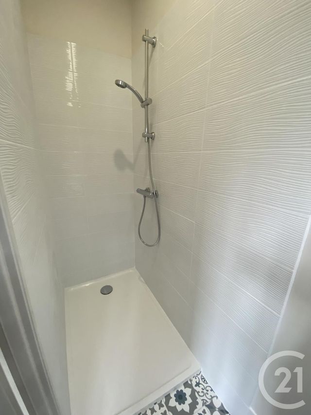 Appartement T2 à louer - 2 pièces - 31.92 m2 - SATILLIEU - 07 - RHONE-ALPES - Century 21 Abita Immobilier